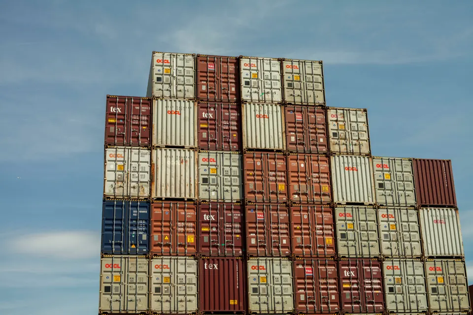 Containers — photograph by Antonin Sgambato (3/6)