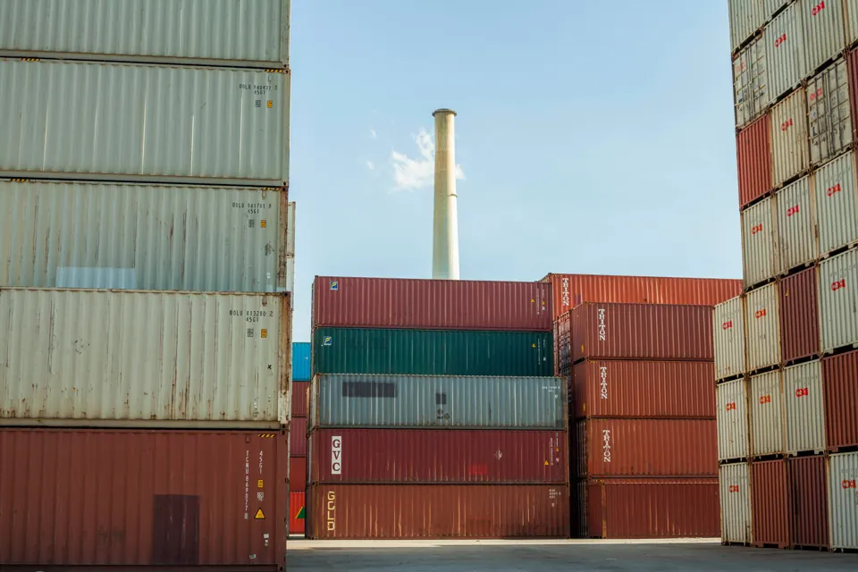 Containers — photograph by Antonin Sgambato (4/6)